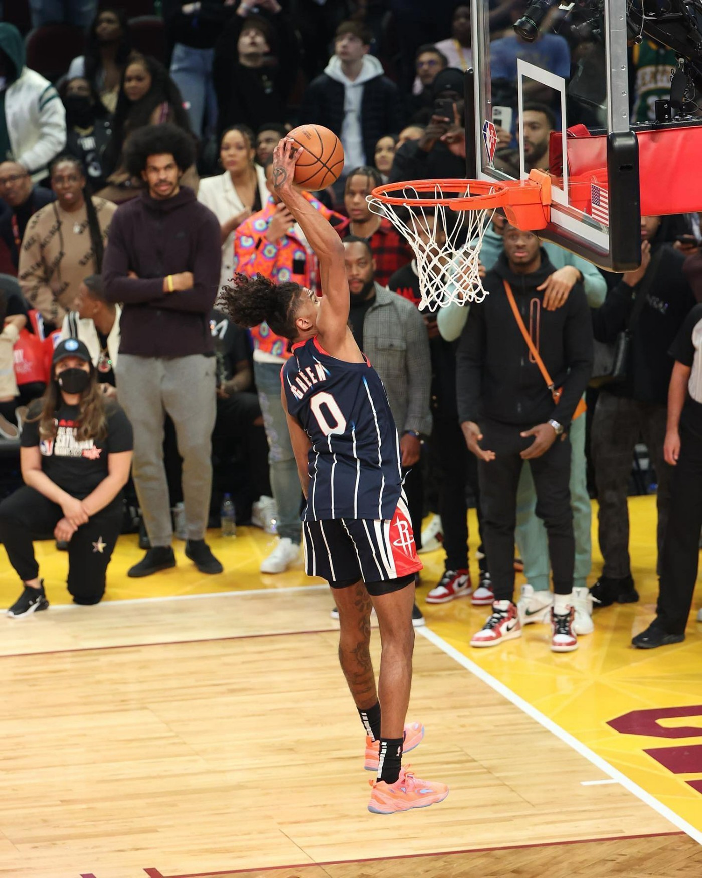 通过将球打 通过将球打