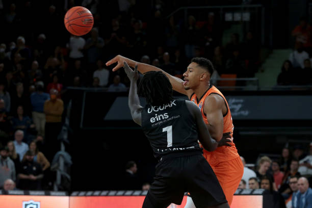 在他上任初 在他上任初